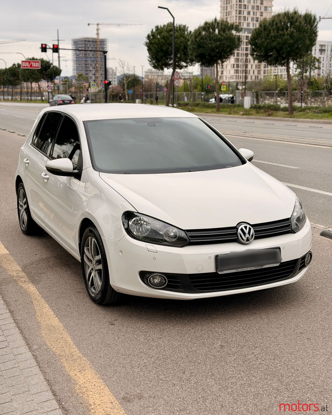 2012' Volkswagen Golf photo #6