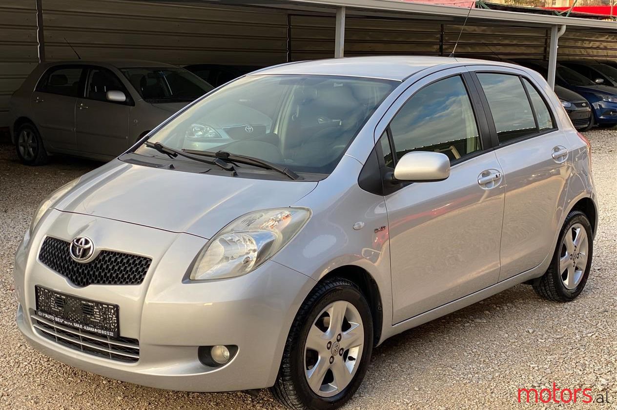 2007' Toyota Yaris photo #1