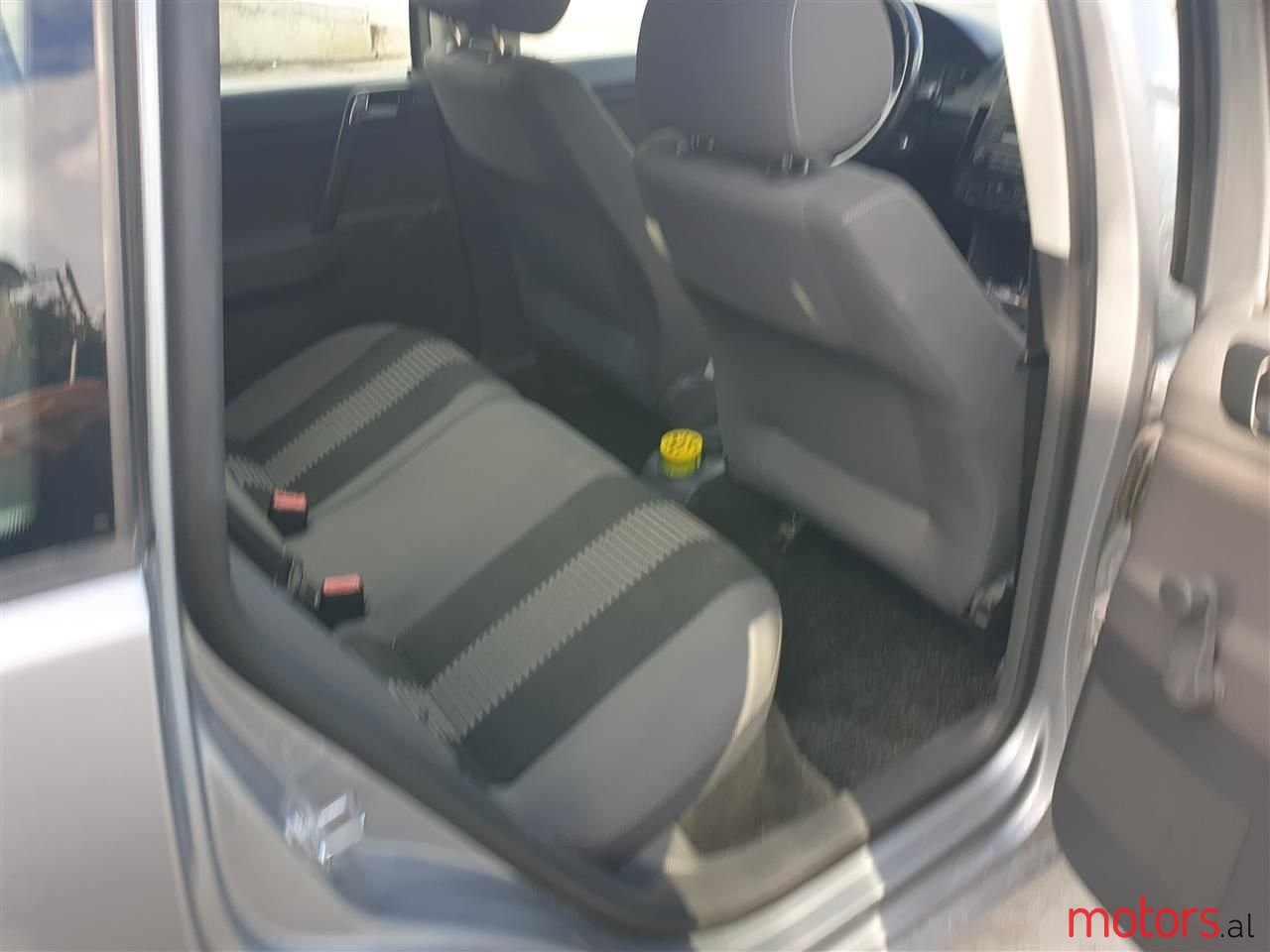 2009' Volkswagen Polo photo #4