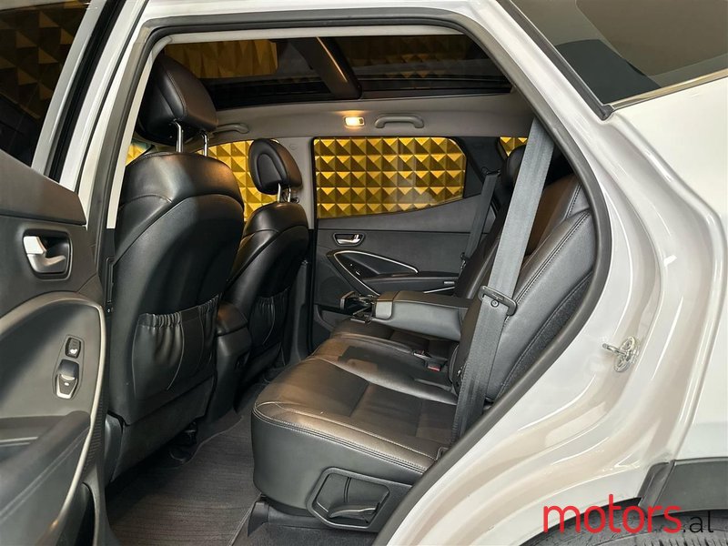 2013' Hyundai Santa Fe photo #2