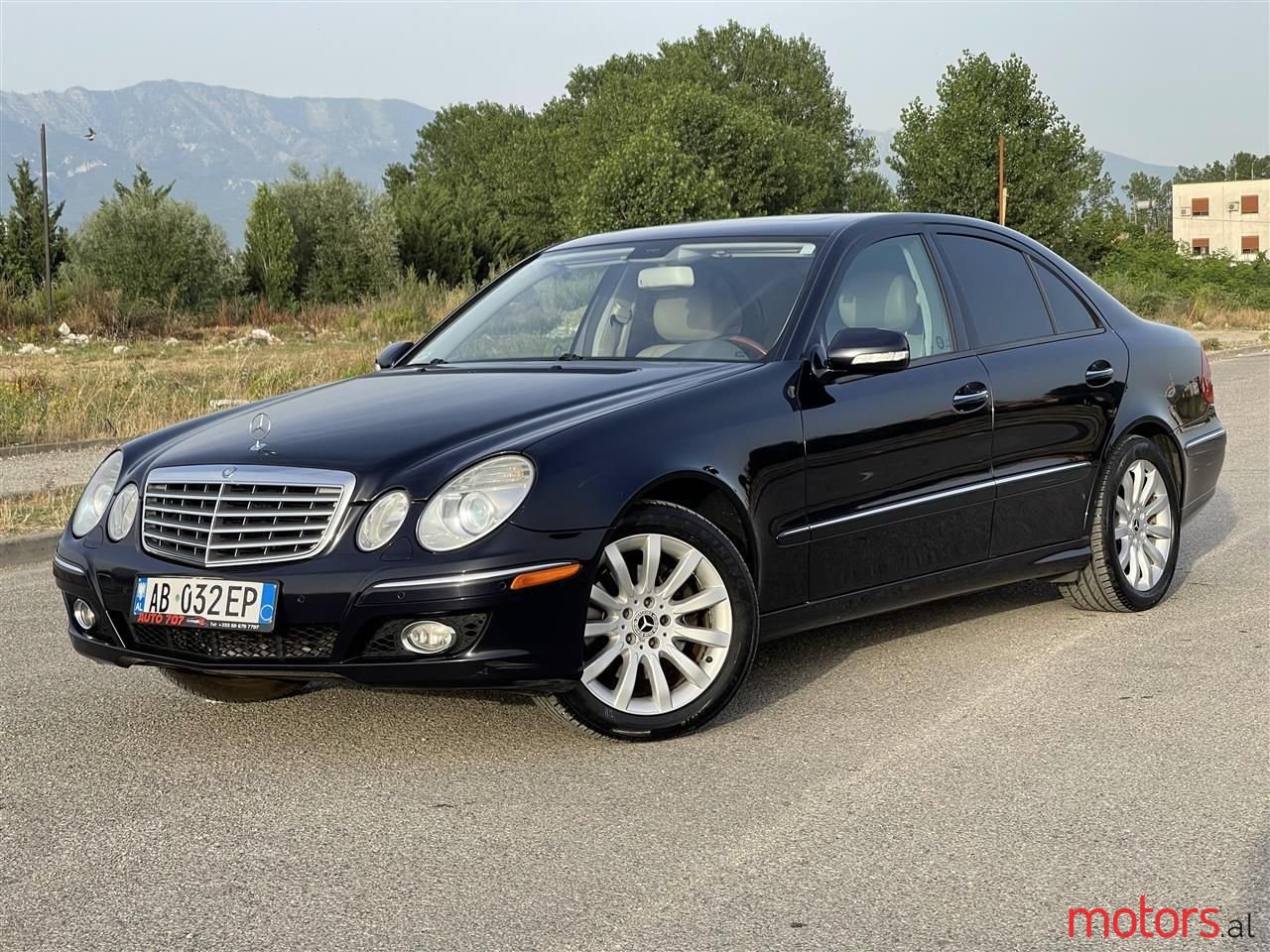 2008' Mercedes-Benz E 300 photo #1