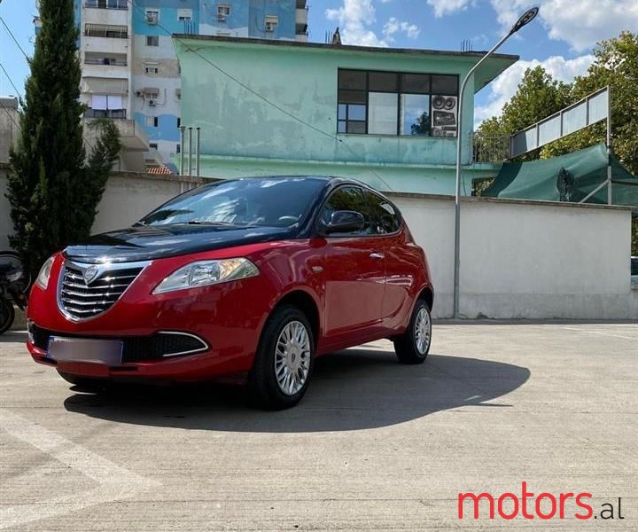 2014' Lancia Ypsilon photo #4