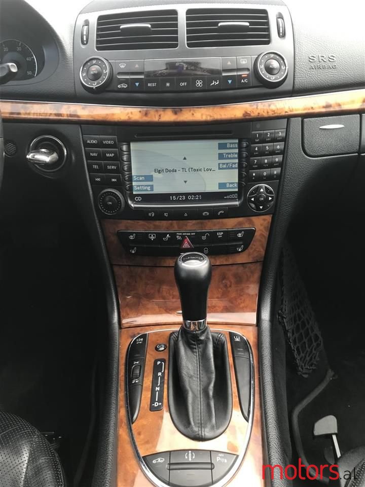 2006' Mercedes-Benz E 320 photo #3