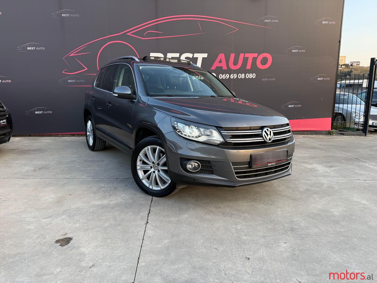 2013' Volkswagen Tiguan photo #1