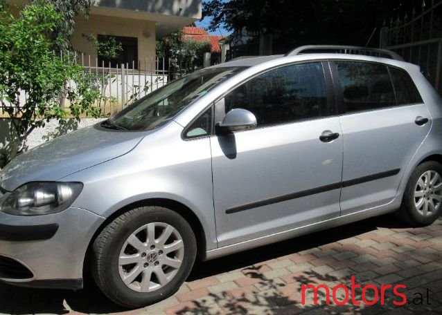 2008' Volkswagen Golf Plus photo #1