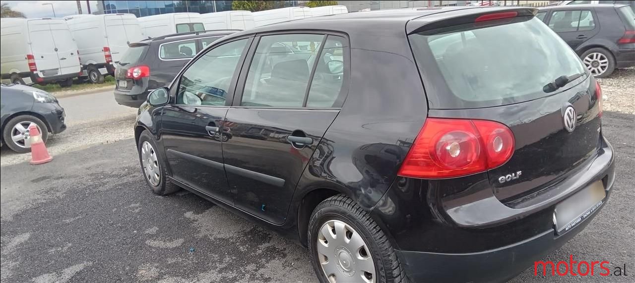 2005' Volkswagen Golf photo #1