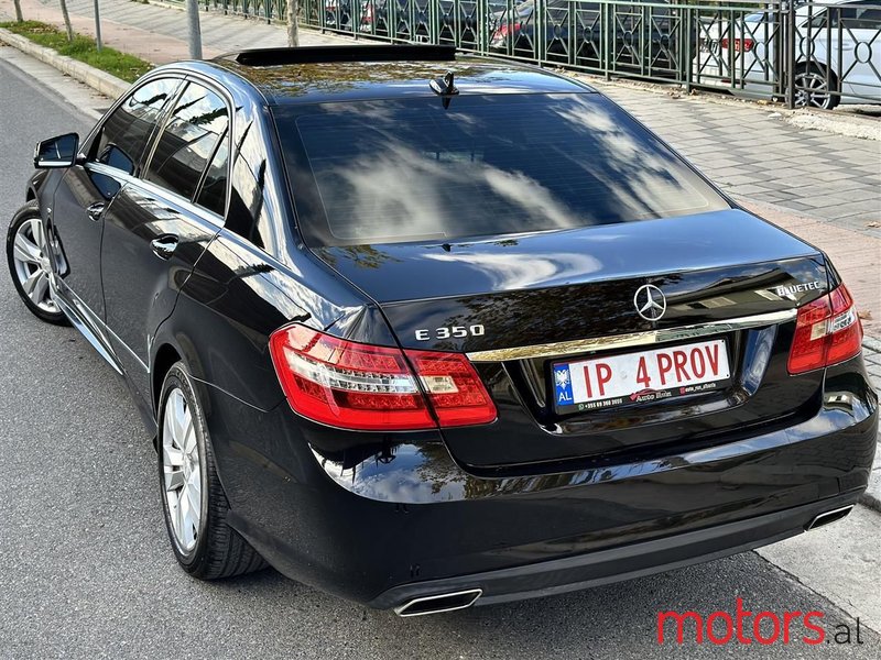 2011' Mercedes-Benz E 350 photo #3