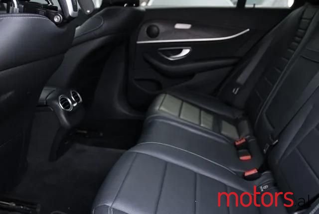 2017' Mercedes-Benz E 220 photo #5