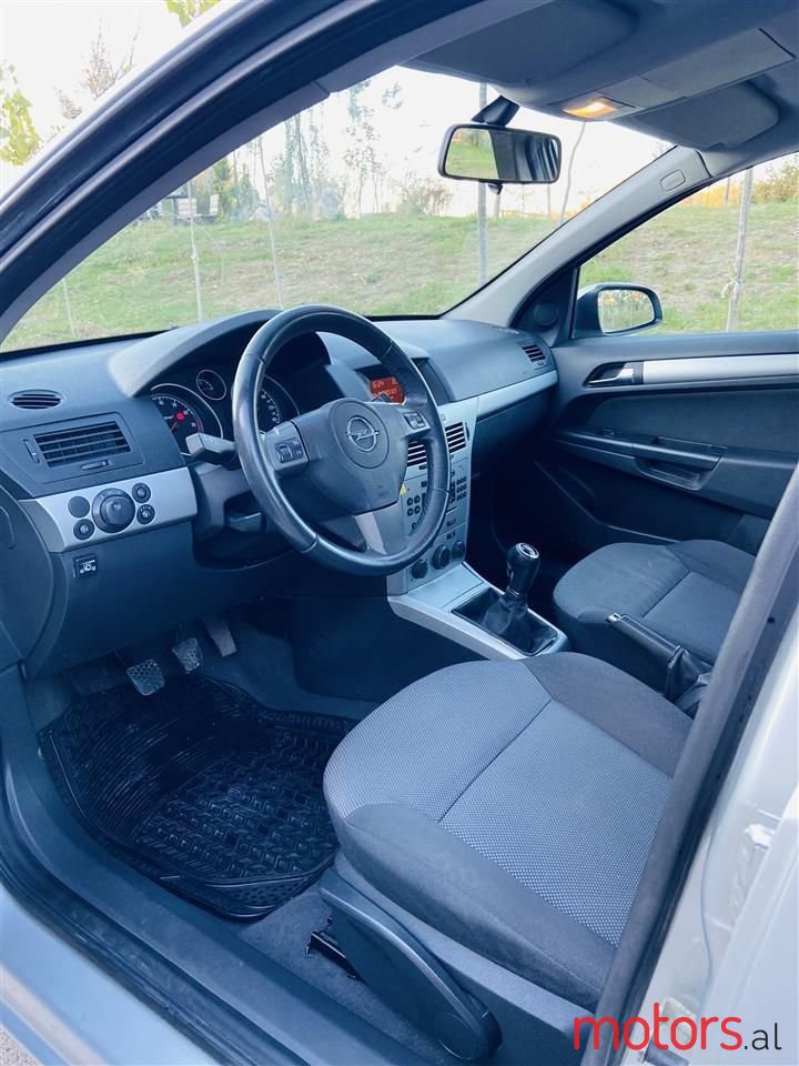 2009' Opel Astra photo #3