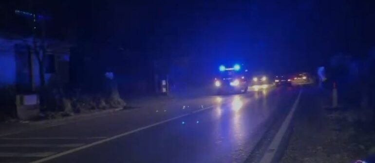 Aksident në aksin Shkodër-Lezhë, humb jetën shoferi 83-vjeçar, shoqërohet në polici drejtuesi francez i makinës tjetër