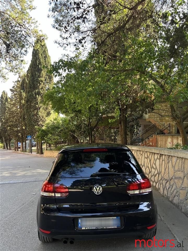 2009' Volkswagen Golf photo #4