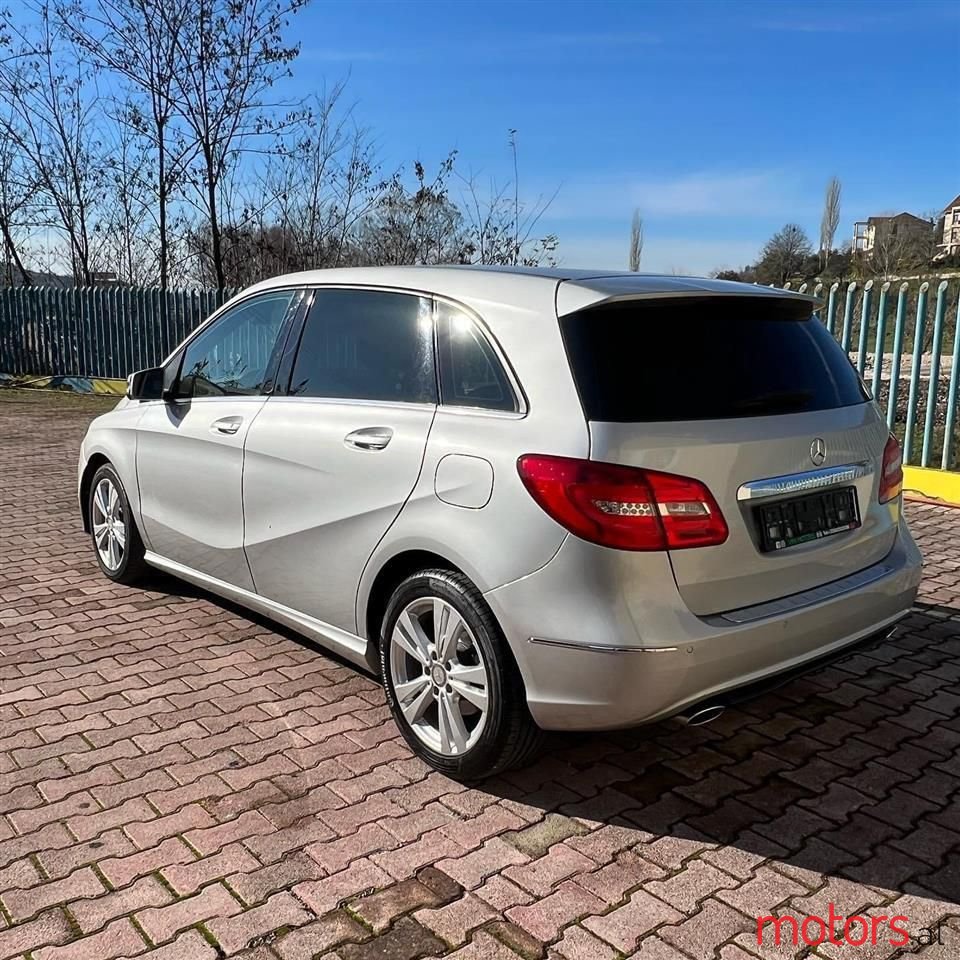 2014' Mercedes-Benz B 200 photo #3