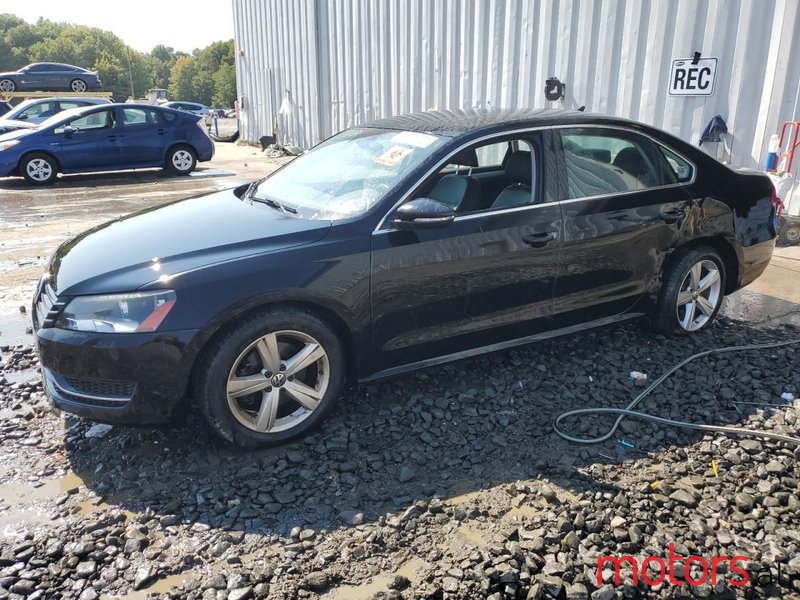 2013' Volkswagen Passat photo #3