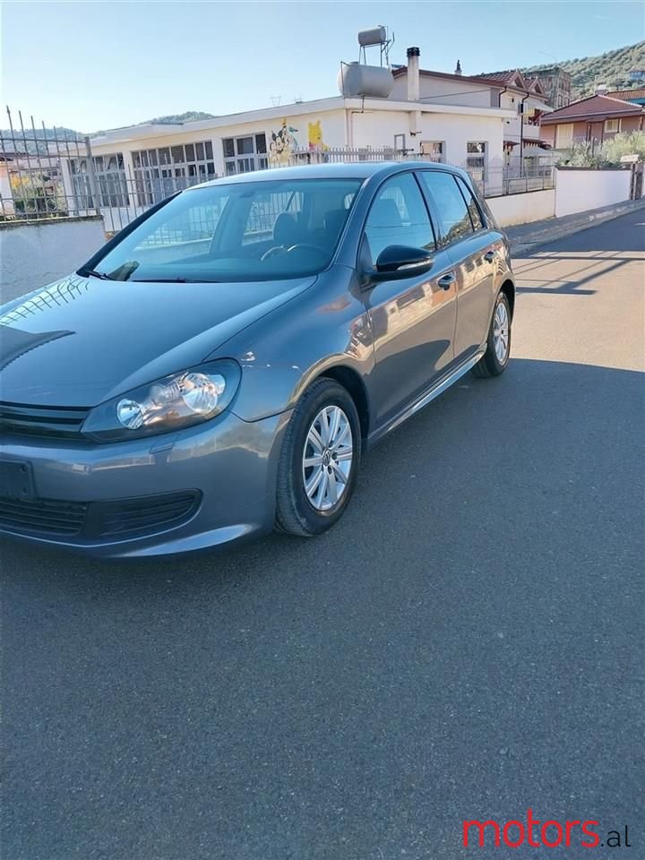 2011' Volkswagen Golf photo #6