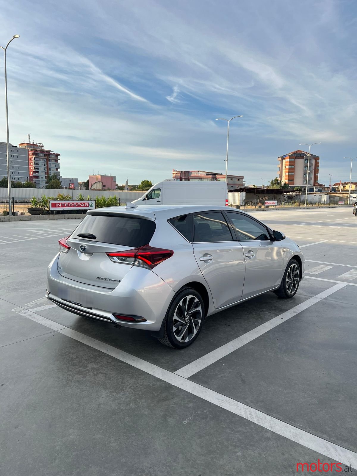 2017' Toyota Auris photo #5