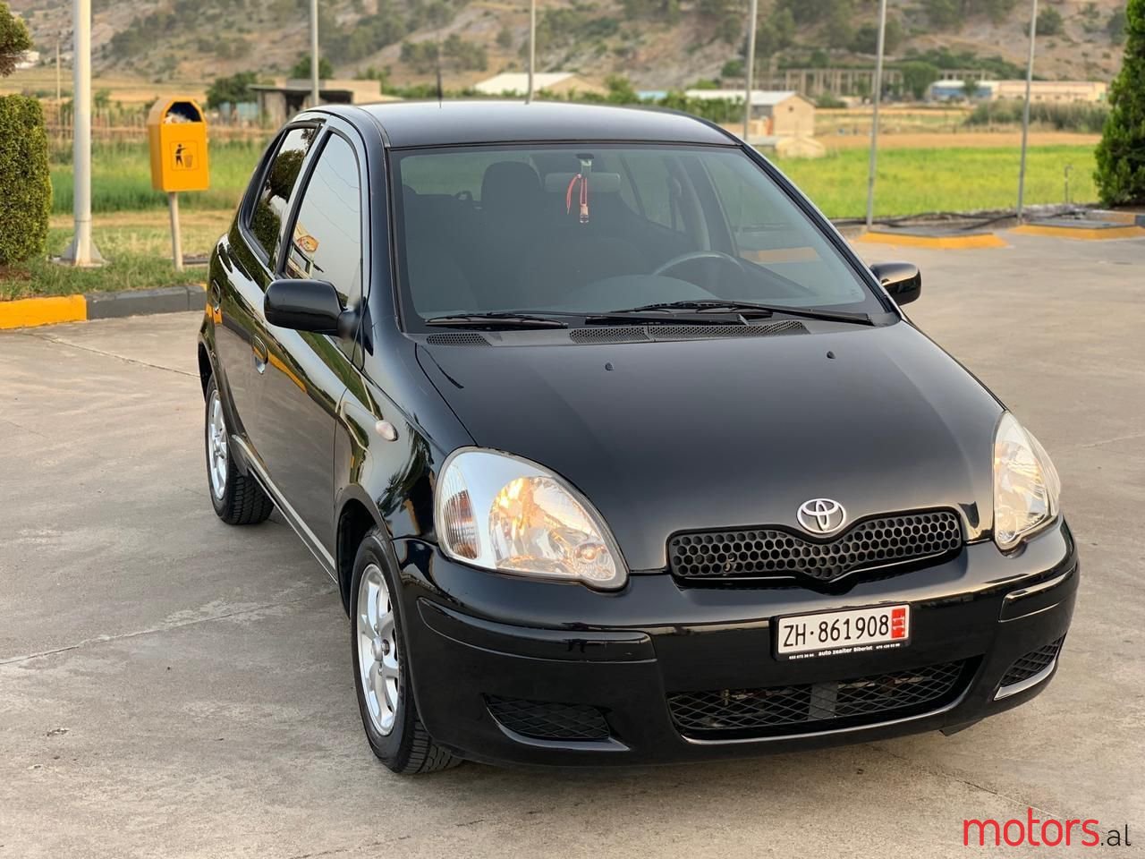 2005' Toyota Yaris photo #3