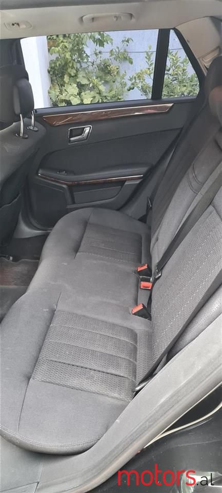 2010' Mercedes-Benz E 200 photo #6