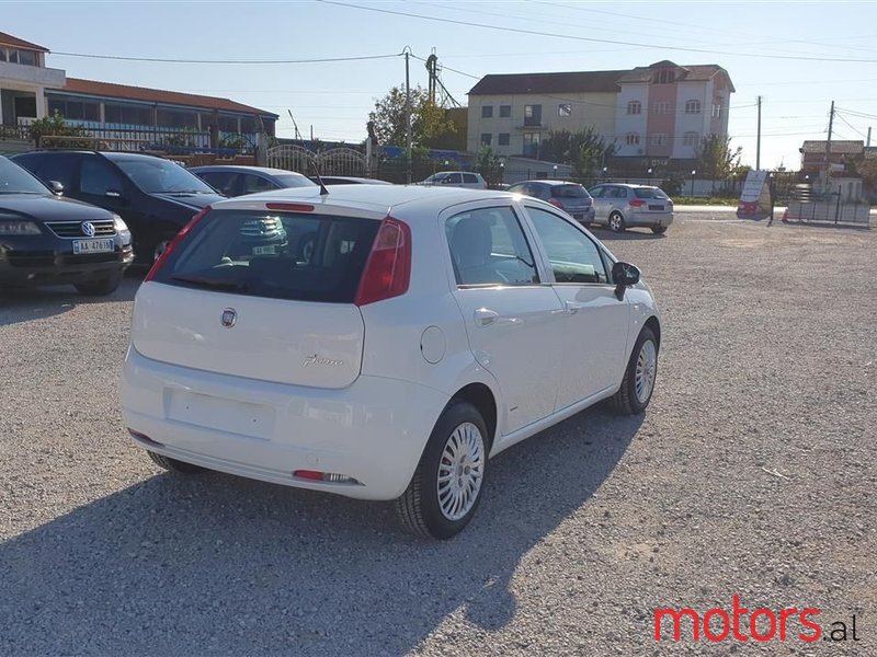 2009' Fiat Punto Evo photo #5