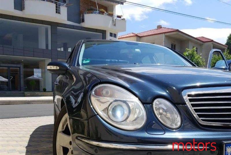 2004' Mercedes-Benz E 270 photo #1
