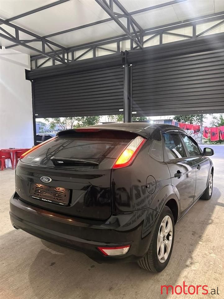 2010' Ford Focus photo #3