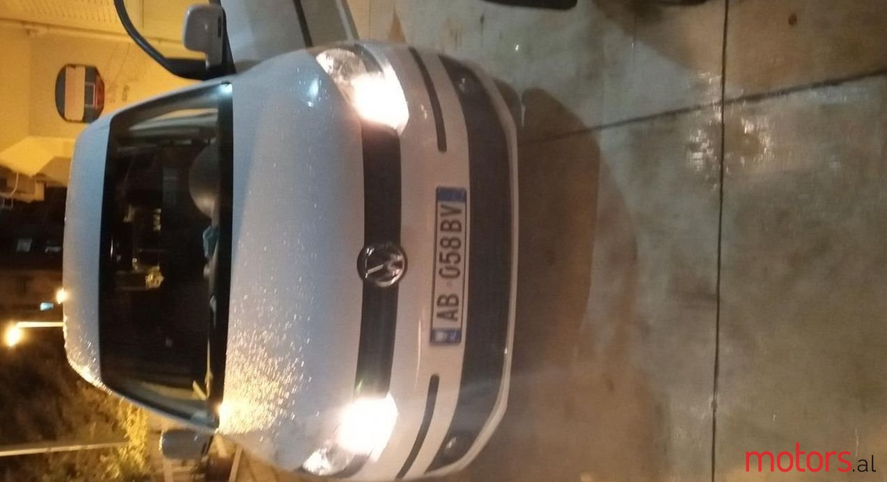 2012' Volkswagen Caddy photo #1