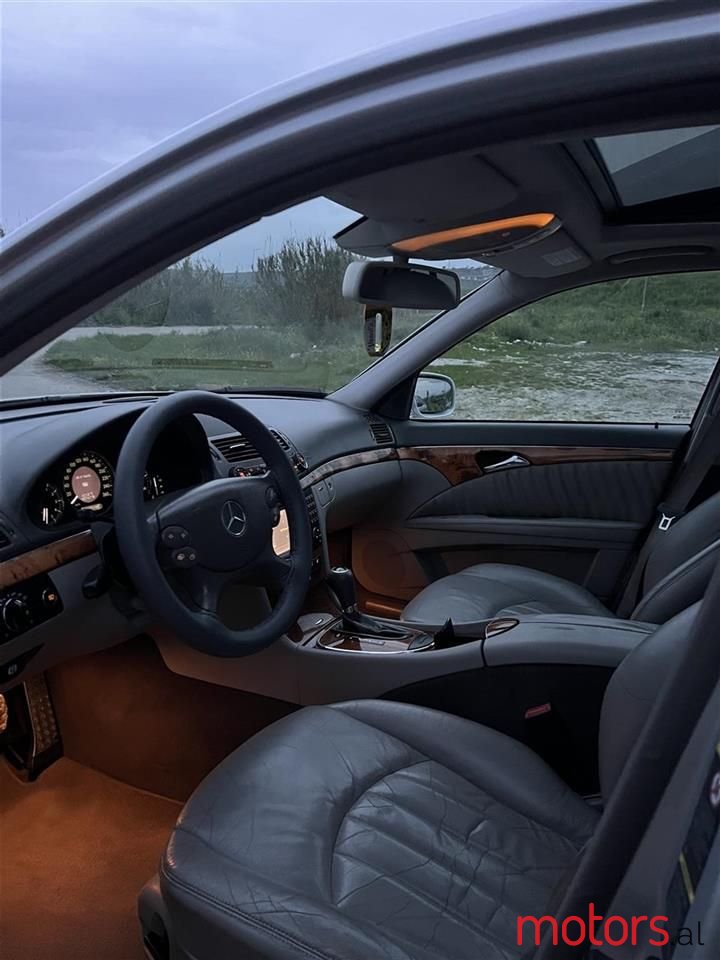 2008' Mercedes-Benz E 280 photo #3