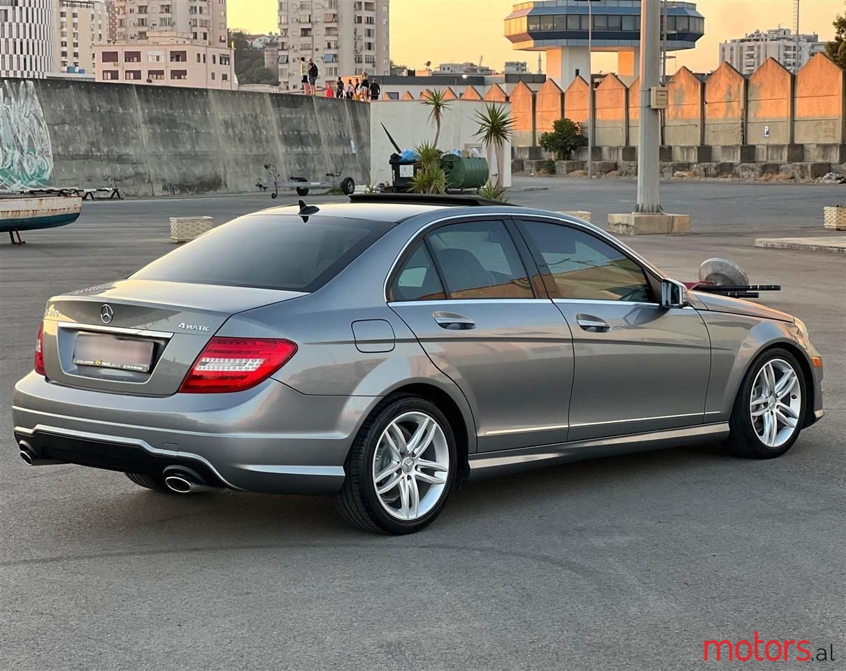 2012' Mercedes-Benz C 300 photo #1