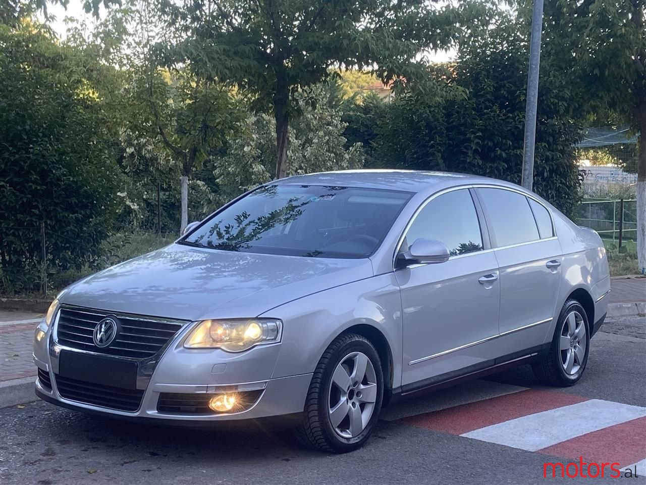 2007' Volkswagen Passat photo #2