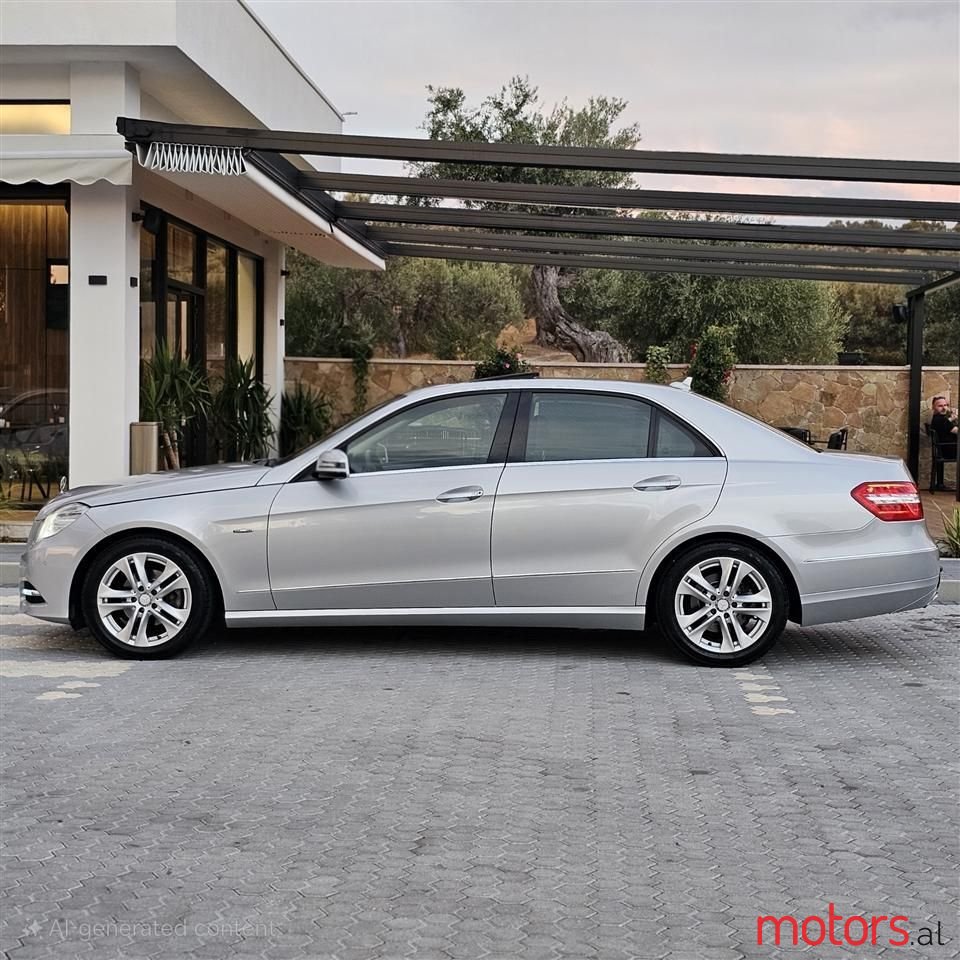 2011' Mercedes-Benz E 220 photo #4