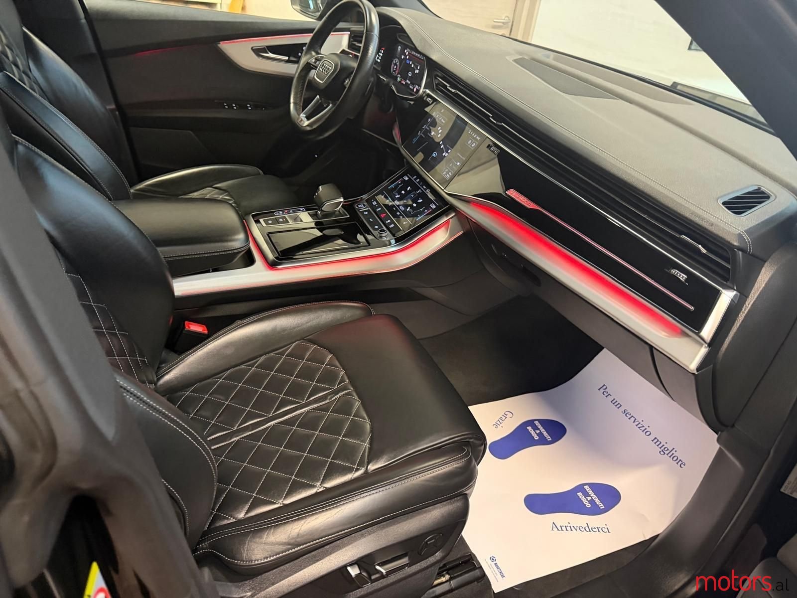 2023' Audi Q8 photo #6