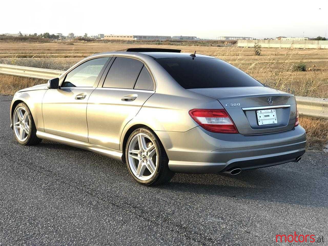 2010' Mercedes-Benz C 300 photo #3