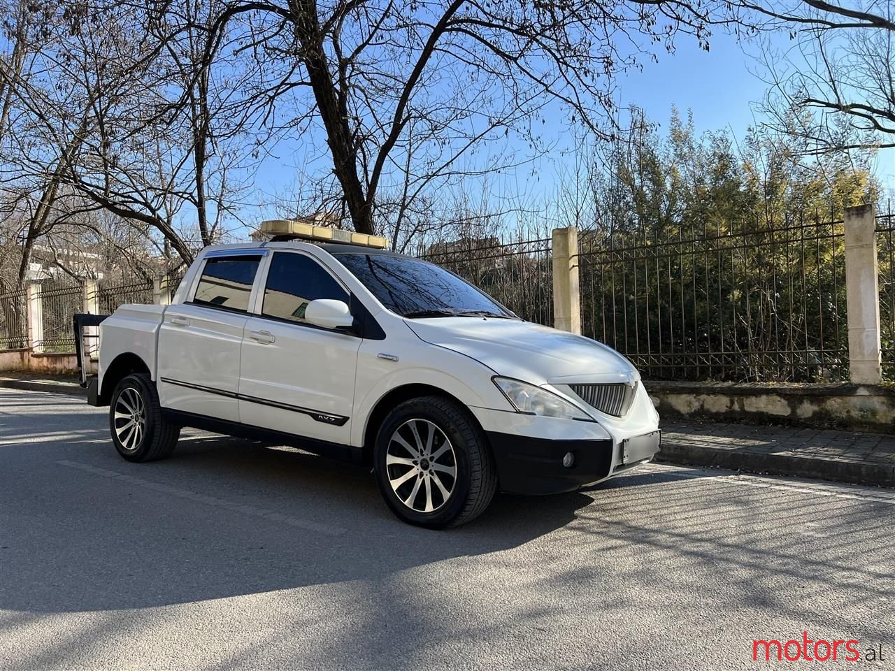 2011' SsangYong Model Tjetër photo #1