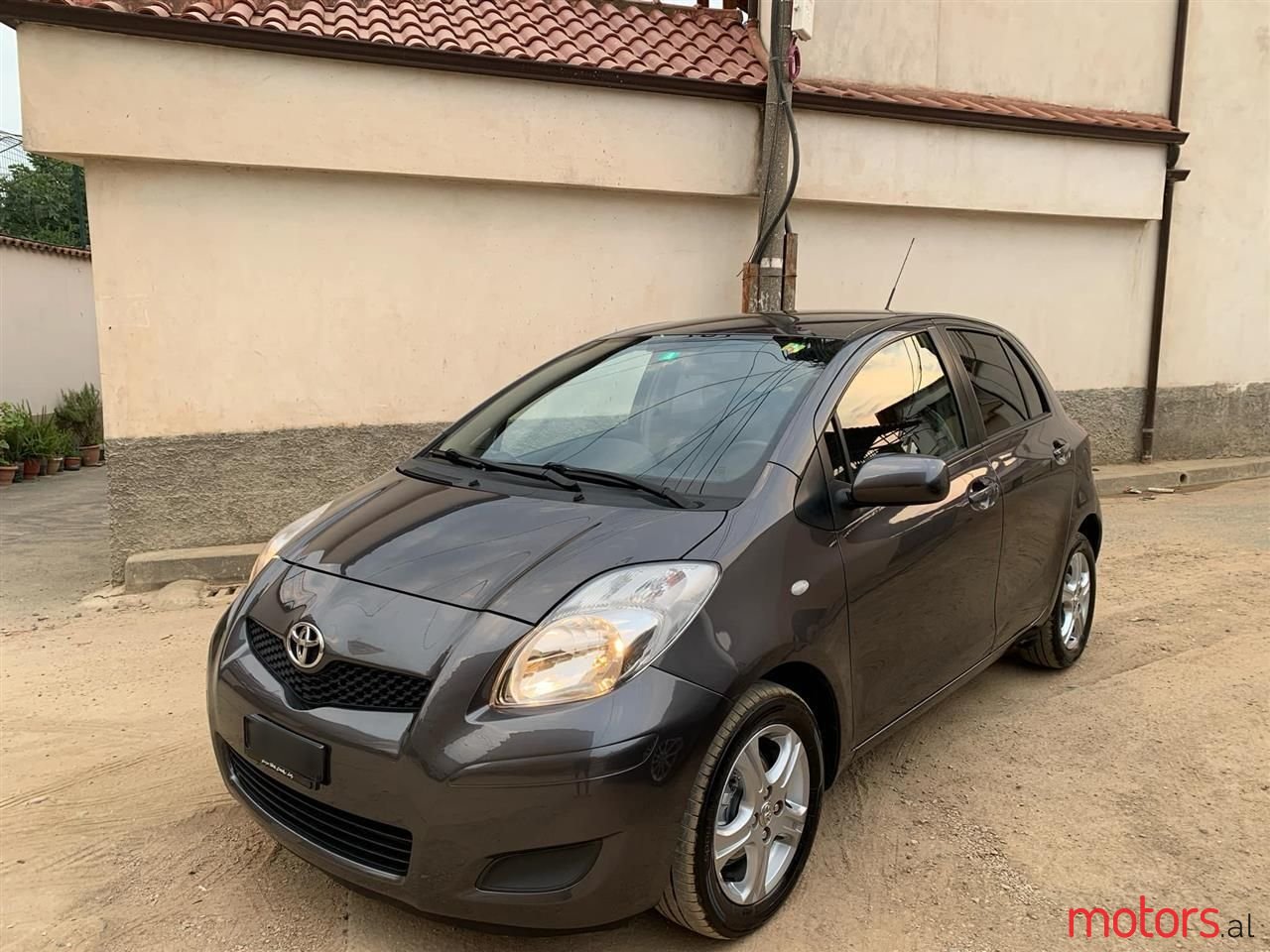 2009' Toyota Yaris photo #4