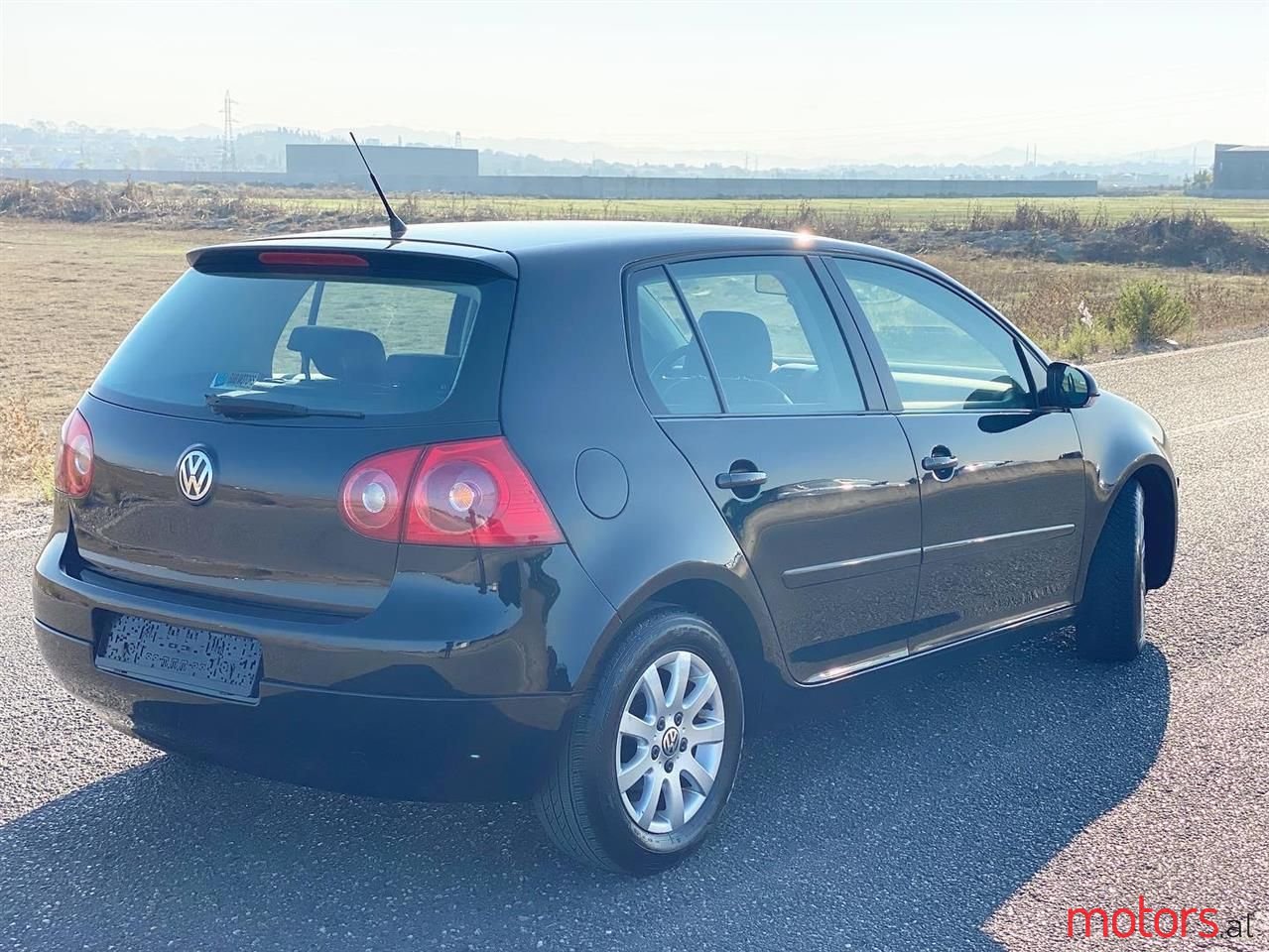 2007' Volkswagen Golf photo #3