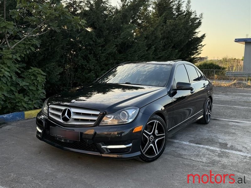 2012' Mercedes-Benz C 300 photo #3
