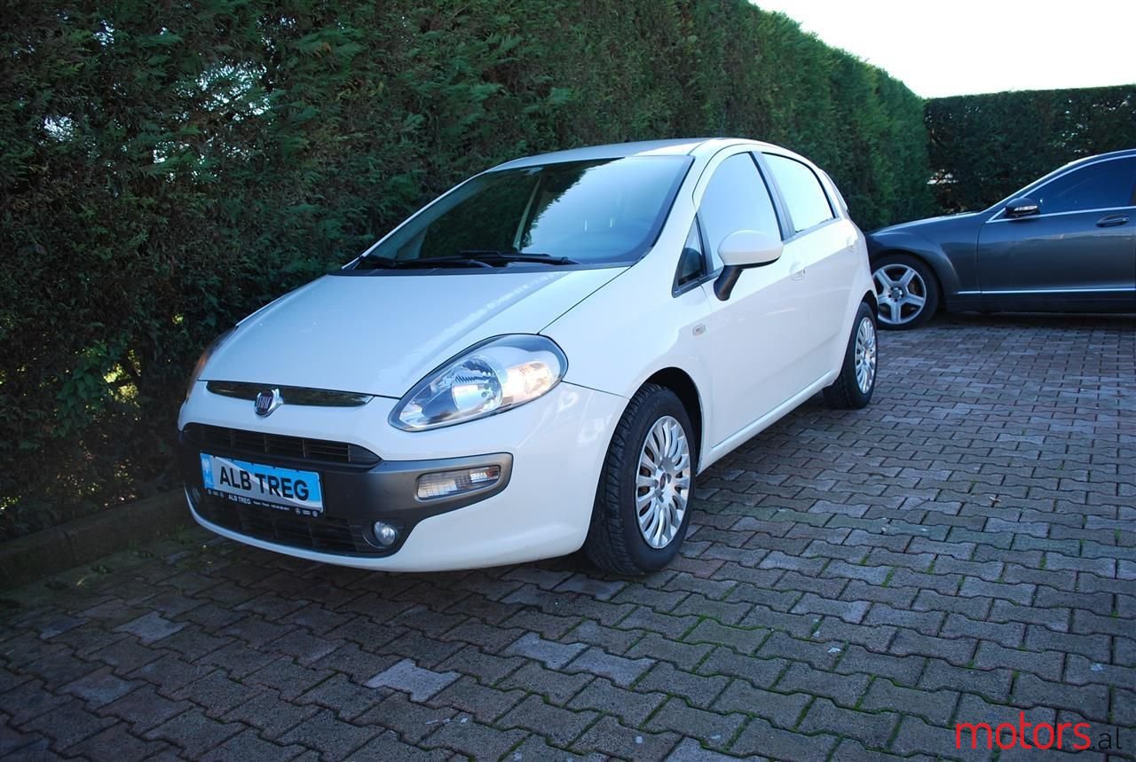 2010' Fiat Punto Evo photo #1