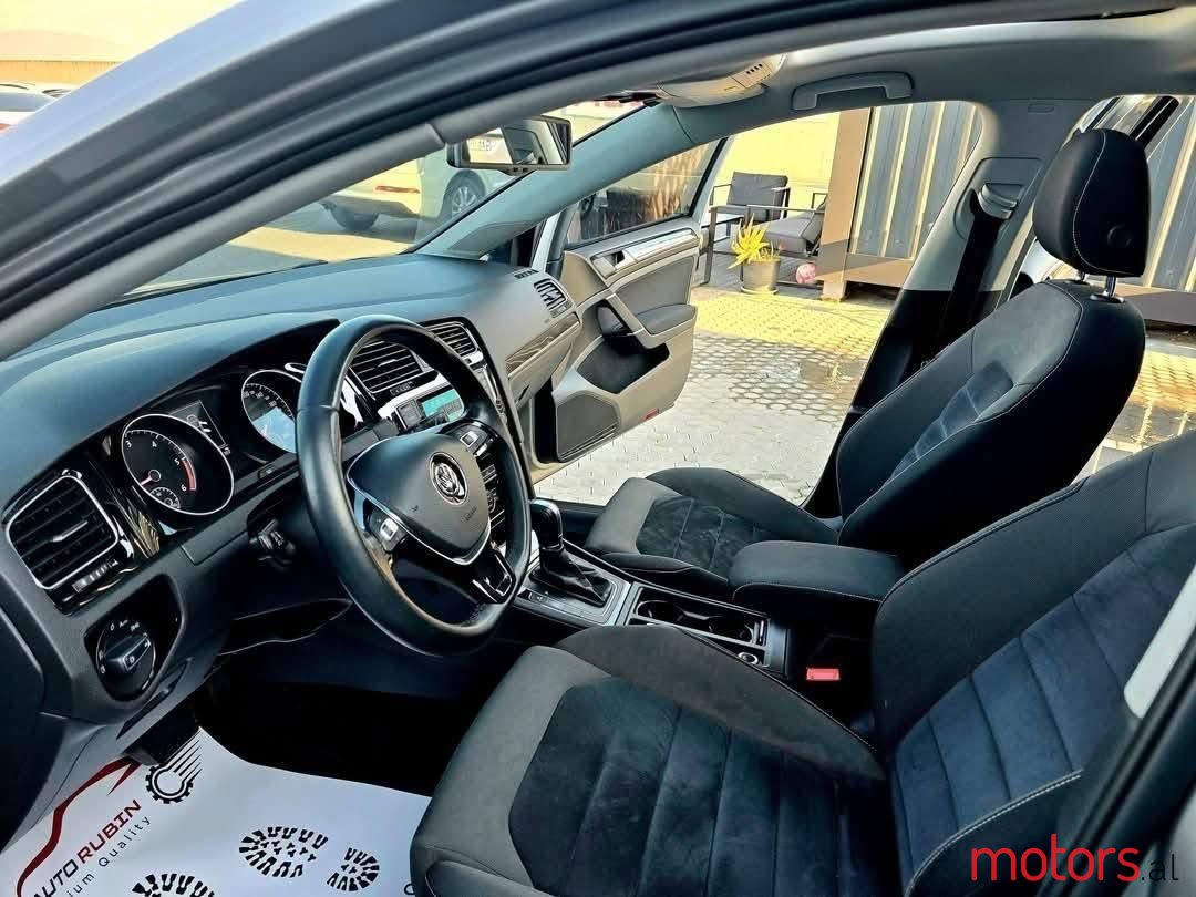 2013' Volkswagen Golf photo #6