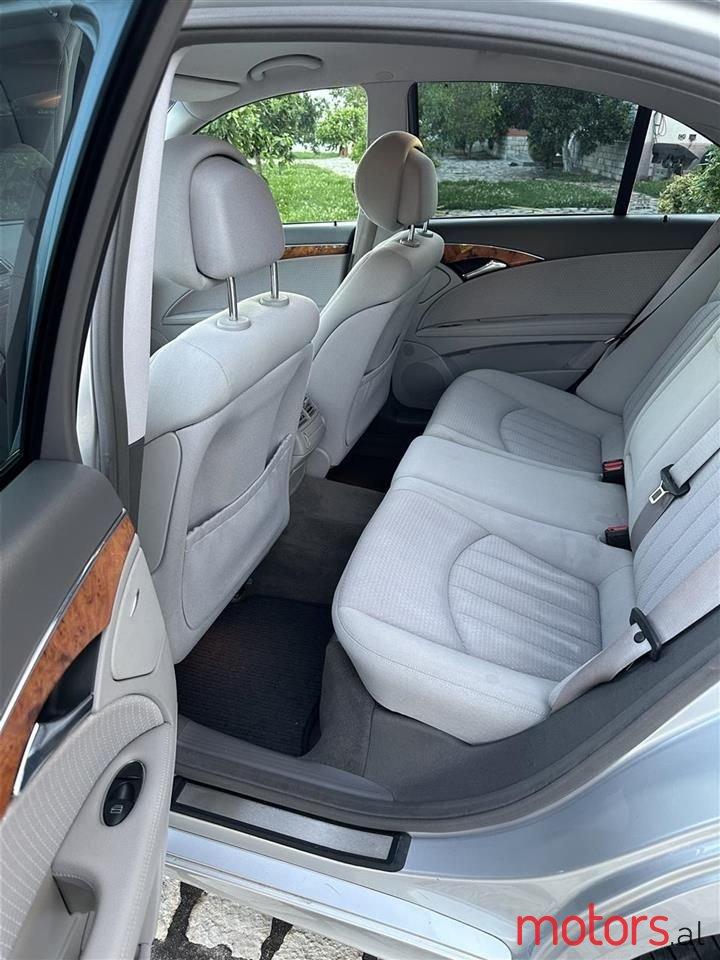 2007' Mercedes-Benz E 280 photo #2