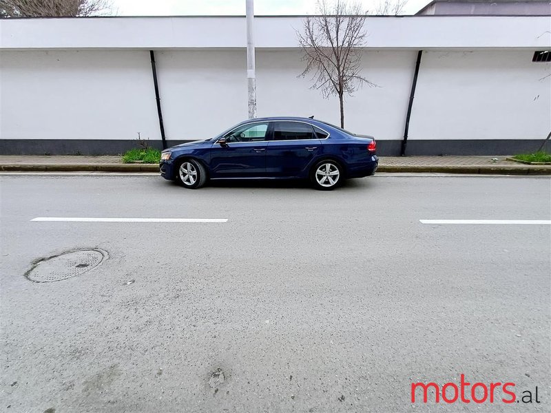 2013' Volkswagen Passat photo #4