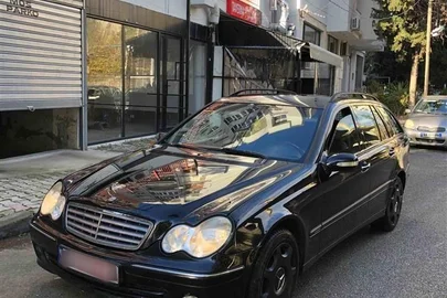 2006' Mercedes-Benz C 220