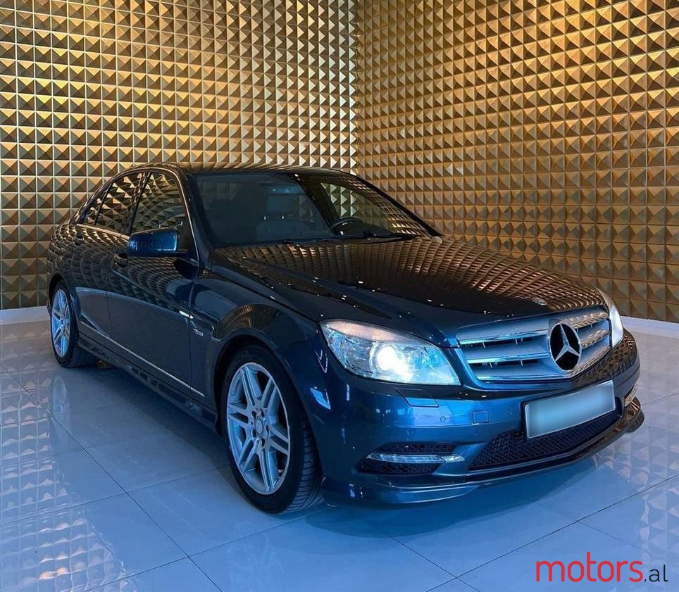 2011' Mercedes-Benz C 250 photo #1