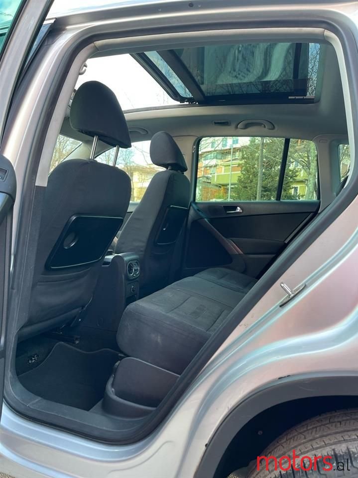 2008' Volkswagen Tiguan photo #6