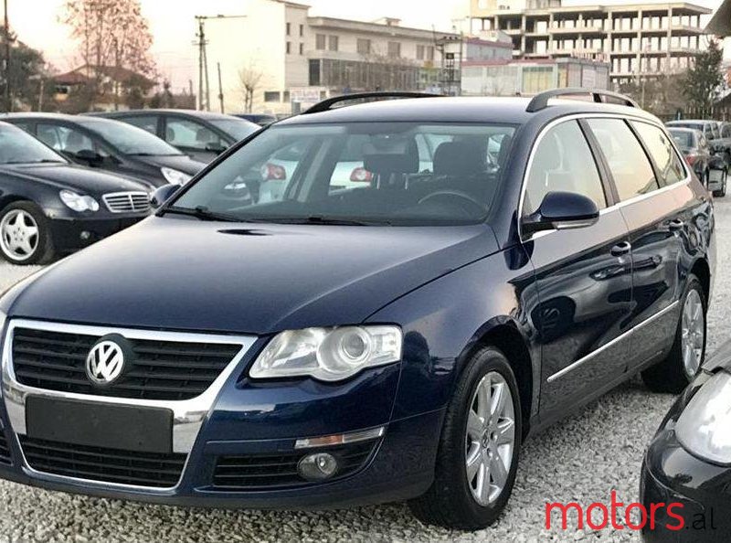 2005' Volkswagen Passat photo #2