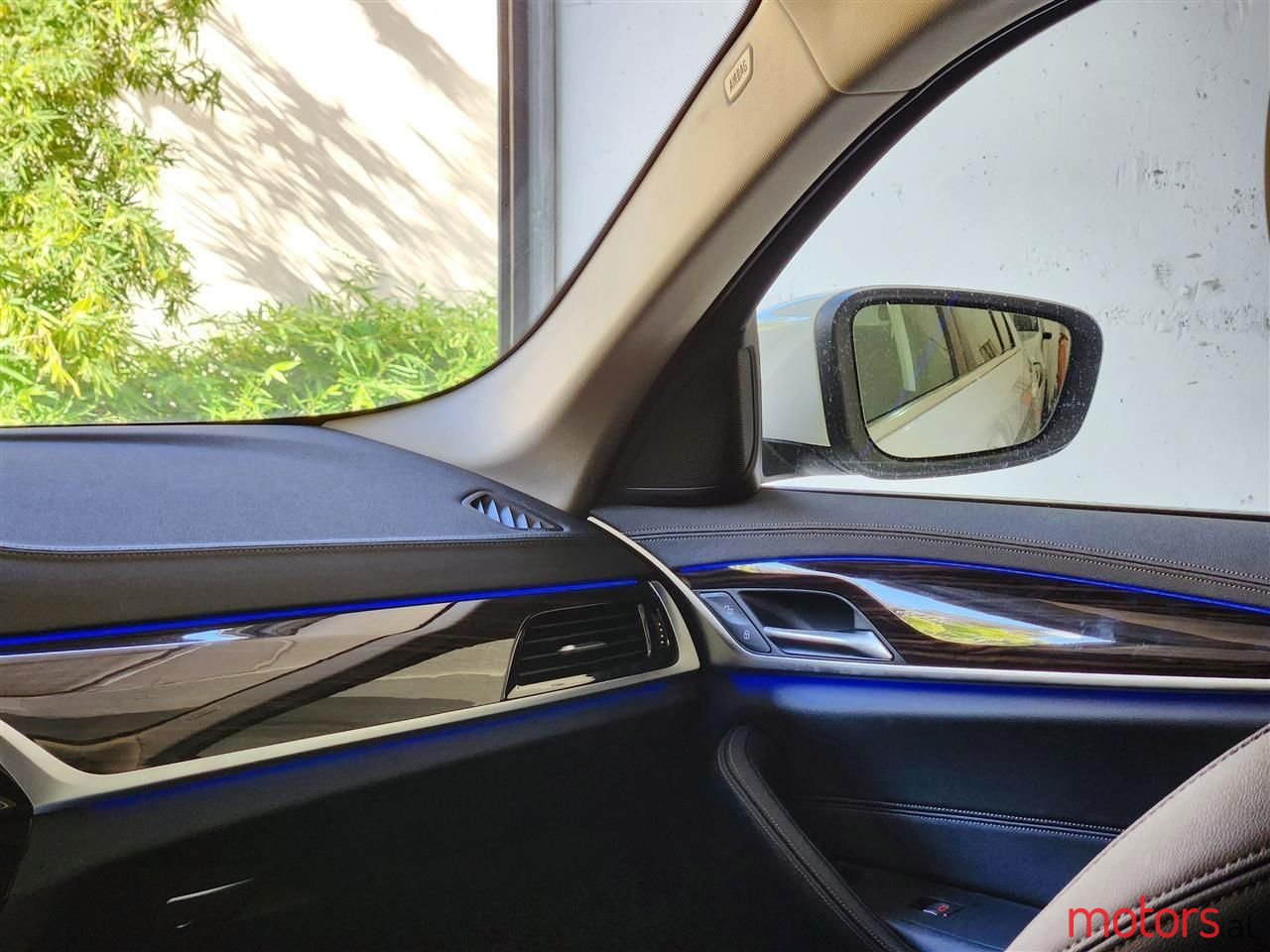 2021' BMW 525 photo #2