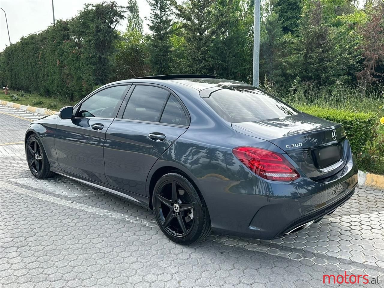 2015' Mercedes-Benz 300 photo #3