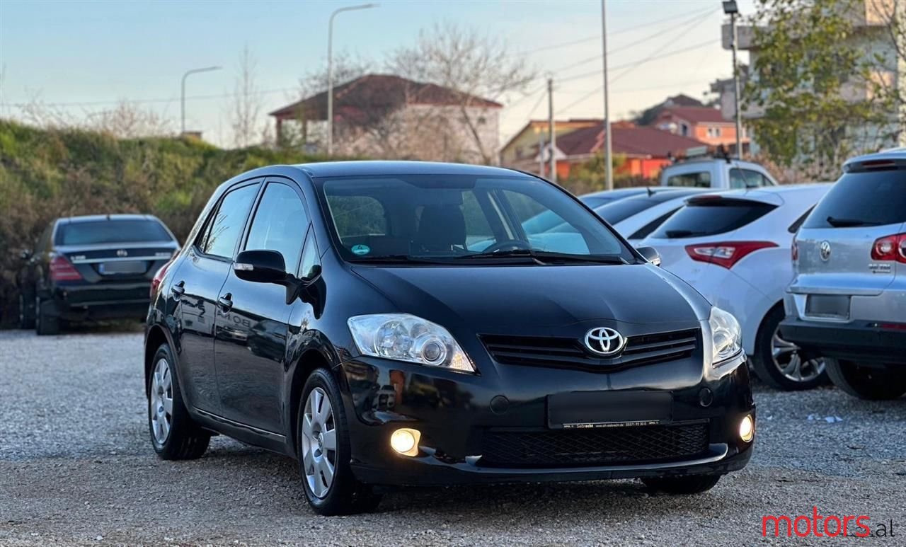 2010' Toyota Auris photo #4