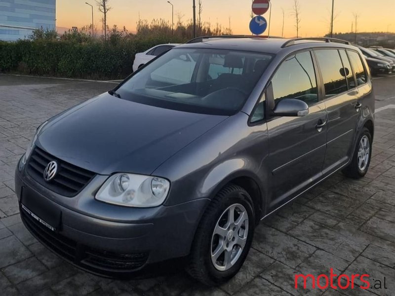 2006' Volkswagen Touran photo #2