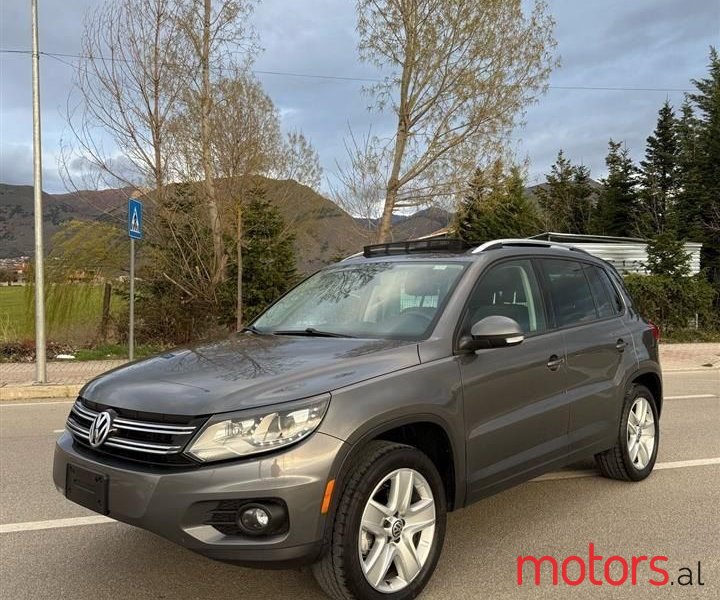 2014' Volkswagen Tiguan photo #2