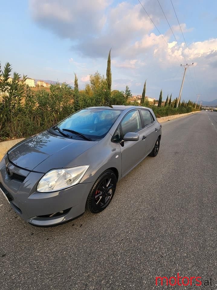 2008' Toyota Auris photo #5