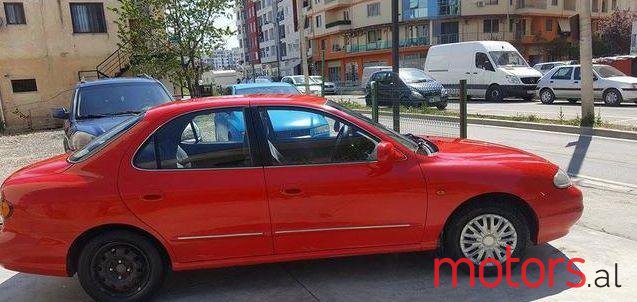 1999' Hyundai Lantra photo #1